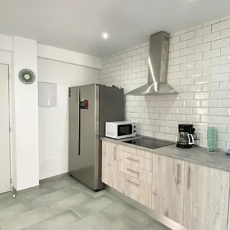 Fuer 3 Personen Ca 47 Qm In Nerja, Andalusien Costa Del Sol نيرخا